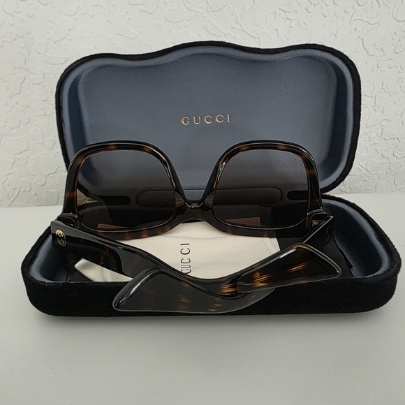 Gucci Women’s Tortoiseshell Square Sunglasses - Brown Gradient Lenses - Picture 3 of 6